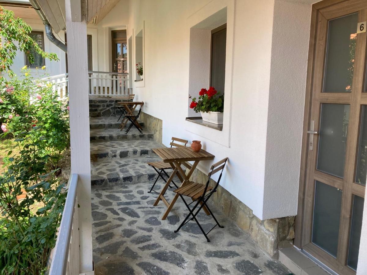 Fogado A Ket Toelgyfahoz Bed and Breakfast Sümeg Eksteriør billede